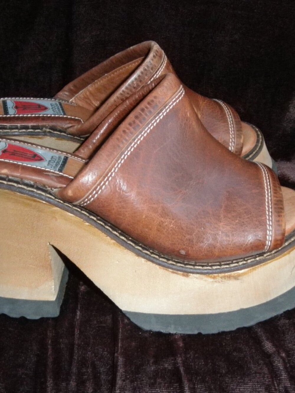 NEW VINTAGE, RARE LONDON UNDERGROUND, CLOGS, CAMEL, CHUNKY PLATFORM, SZ 10 MED.
